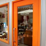 プチ・ラパン店舗外観